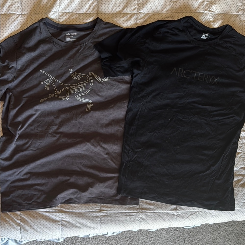 Arc'teryx Men's Black and Gray T-Shirt Set